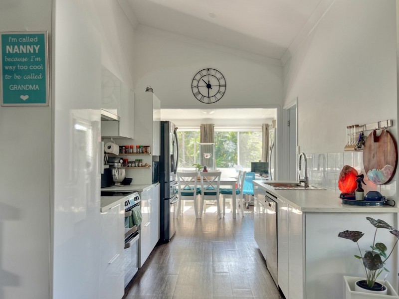 1 Vine Street, Macleay Island QLD 4184