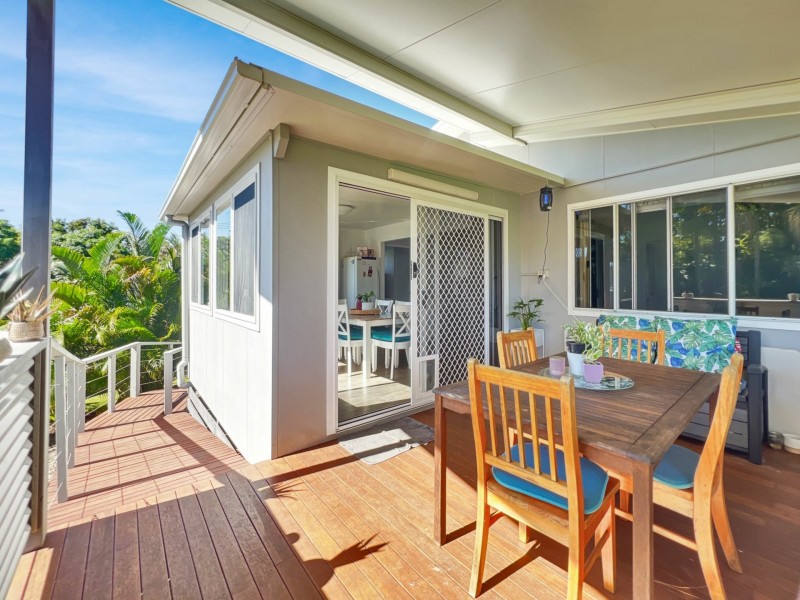 1 Vine Street, Macleay Island QLD 4184