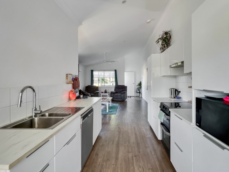 1 Vine Street, Macleay Island QLD 4184