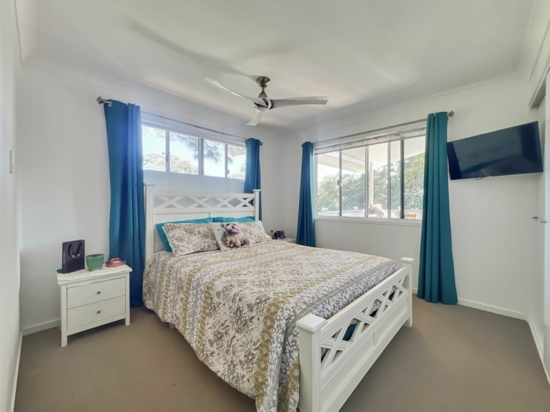 1 Vine Street, Macleay Island QLD 4184