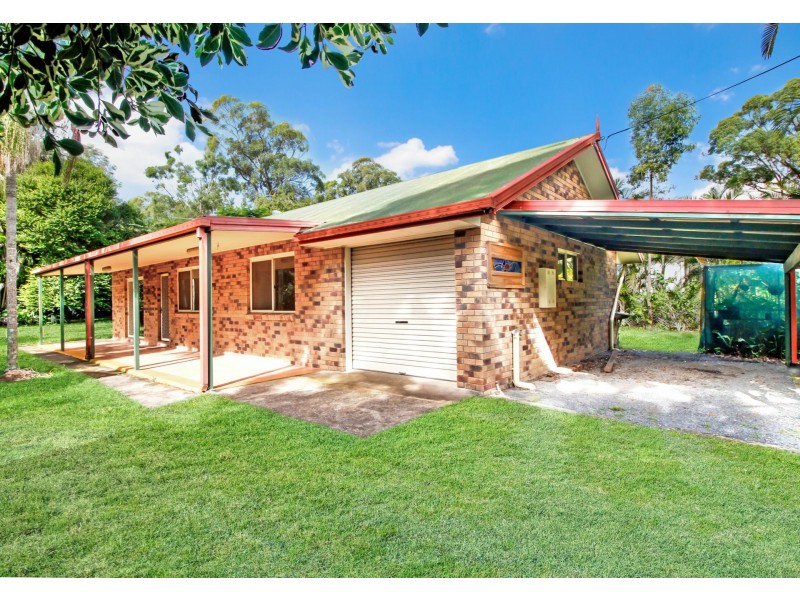 18 Natone Terrace, Macleay Island QLD 4184