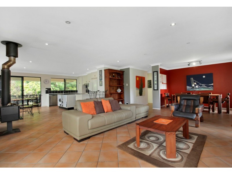 24 – 26 Mango Crescent, Macleay Island QLD 4184