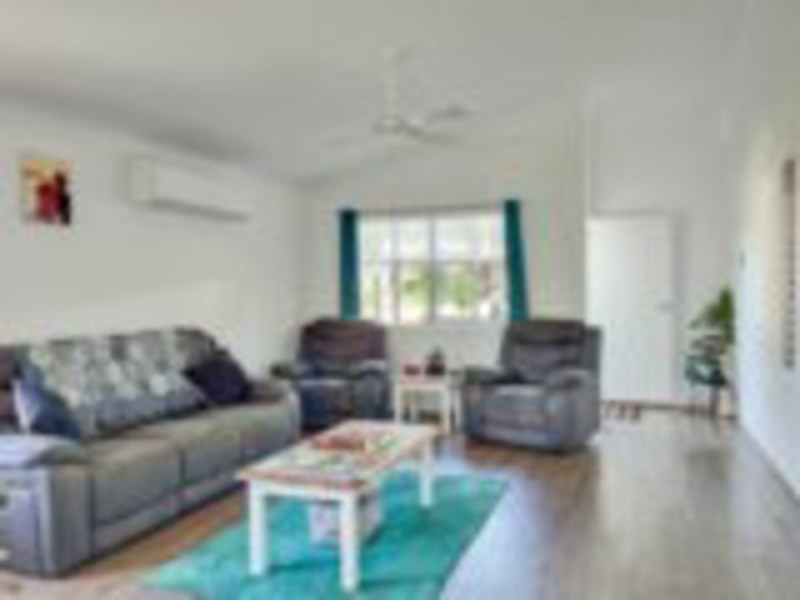1 Vine Street, Macleay Island QLD 4184