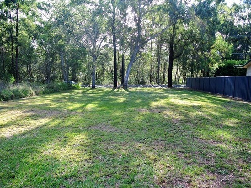14 Waterside Drive, Macleay Island QLD 4184