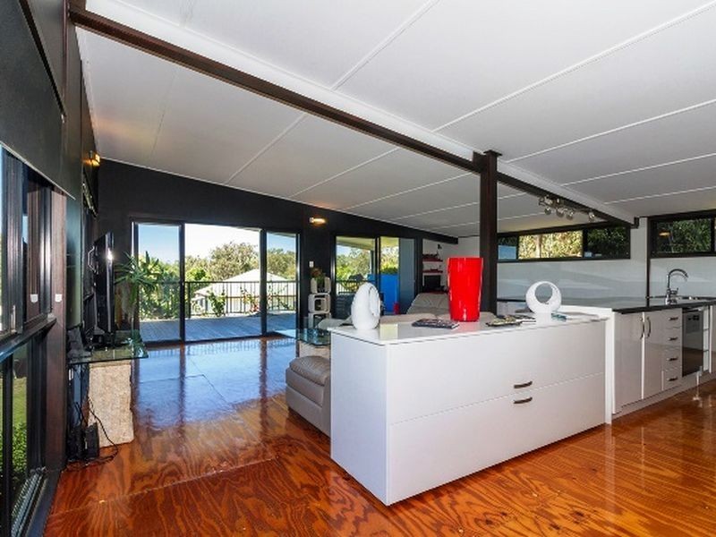 3 Kim Crescent, Macleay Island QLD 4184