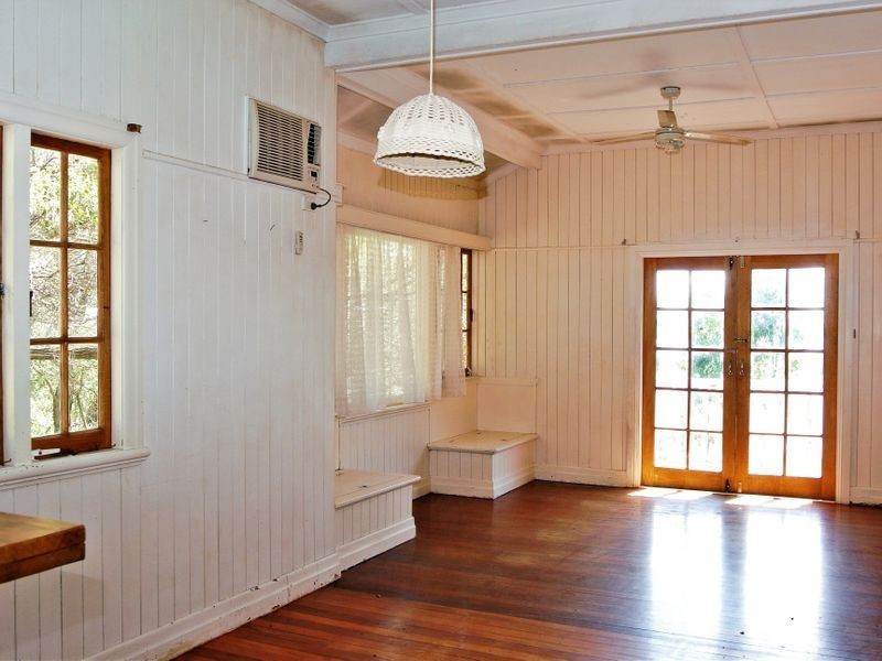 19 Cliff Terrace, Macleay Island QLD 4184