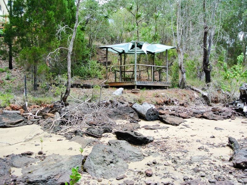 19 Cliff Terrace, Macleay Island QLD 4184