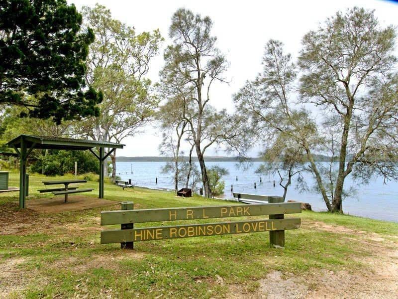 101 Perulpa Drive, Lamb Island QLD 4184
