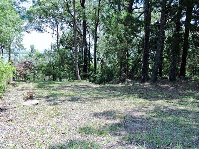 33 Coast Road, Macleay Island QLD 4184