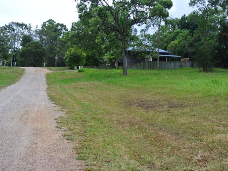 24 Devaney St, Macleay Island QLD 4184