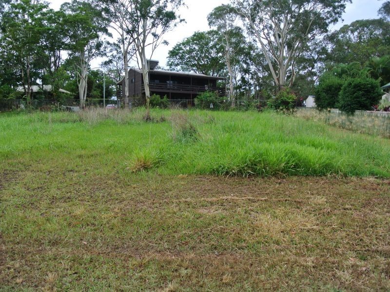 24 Devaney St, Macleay Island QLD 4184