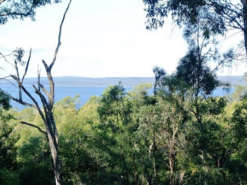 11 Beelong Street, Macleay Island QLD 4184