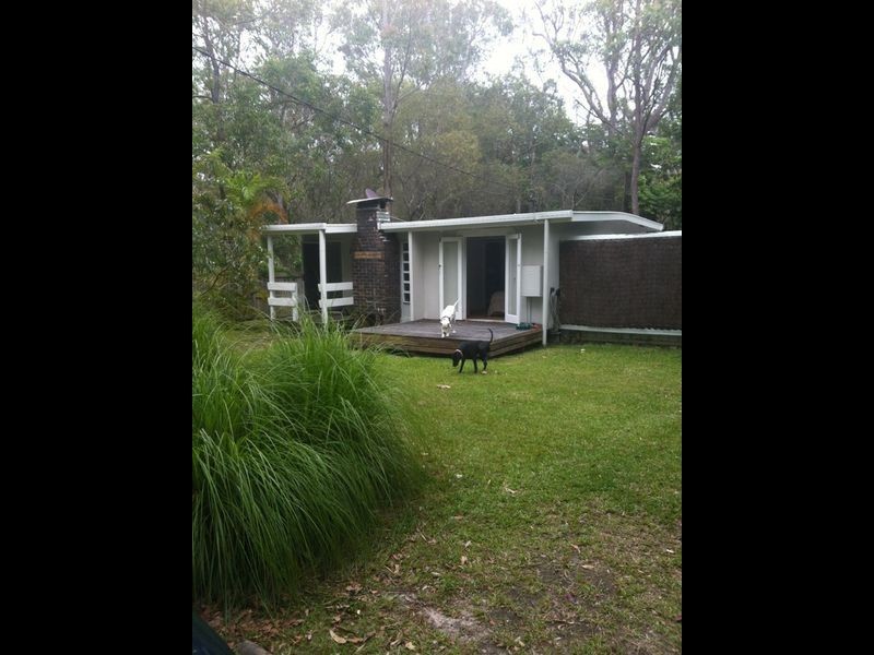 90 Charles Terrace, Macleay Island QLD 4184
