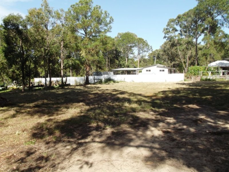 165-167 High Central Road, Macleay Island QLD 4184