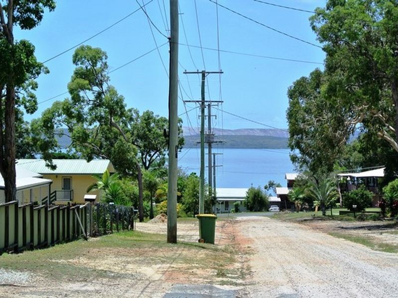 19 Tukkeri Street, Macleay Island QLD 4184