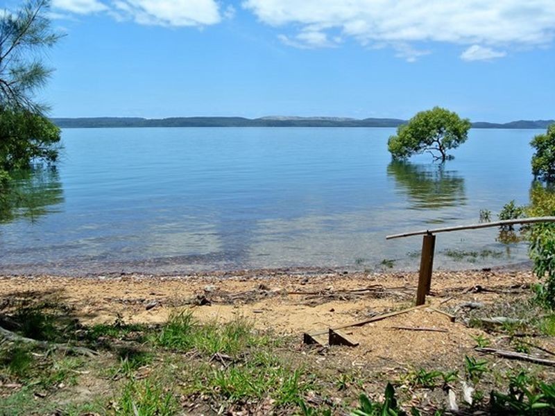 19 Tukkeri Street, Macleay Island QLD 4184