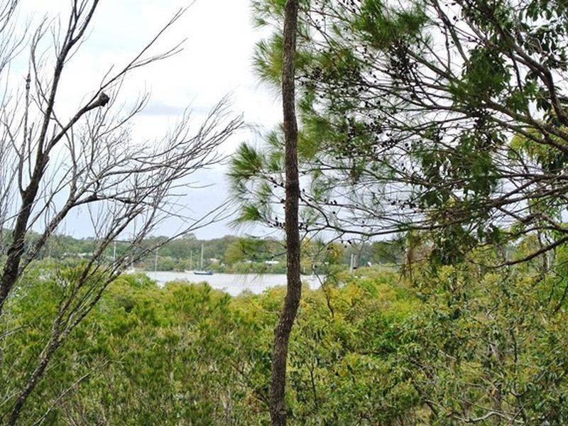10 Emita Street, Macleay Island QLD 4184