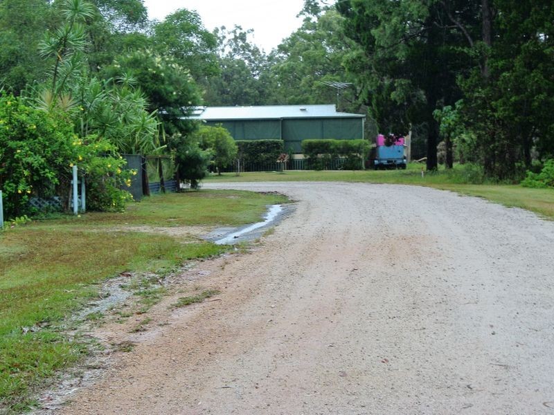 32 Cabriolet Cres, Macleay Island QLD 4184
