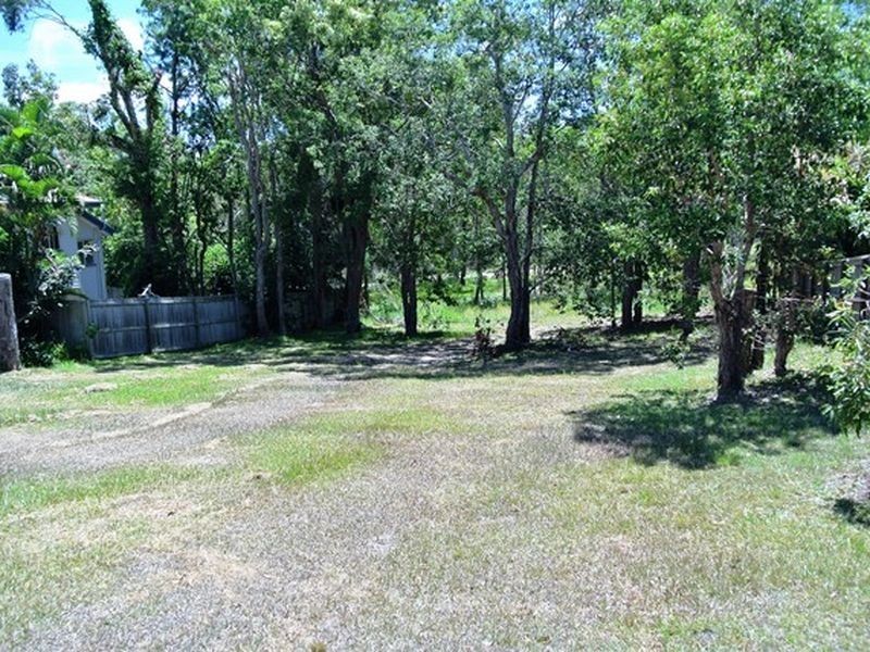 15 Michael Street, Macleay Island QLD 4184