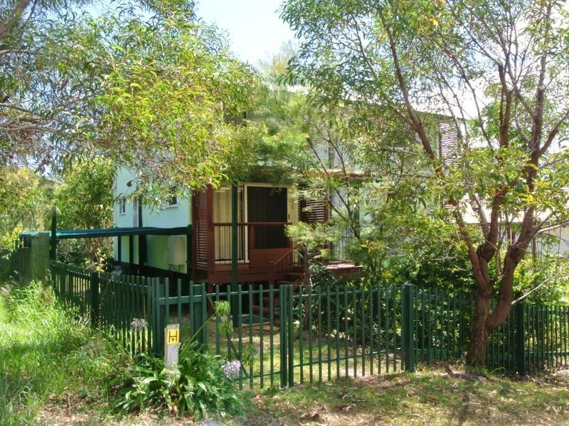 27 Oomool Street, Macleay Island QLD 4184