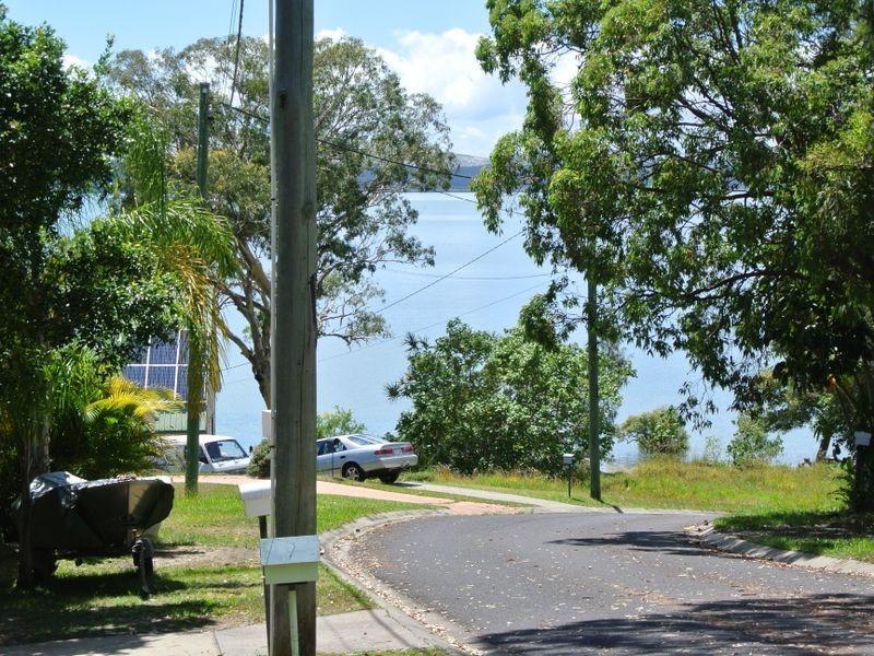 27 Oomool Street, Macleay Island QLD 4184