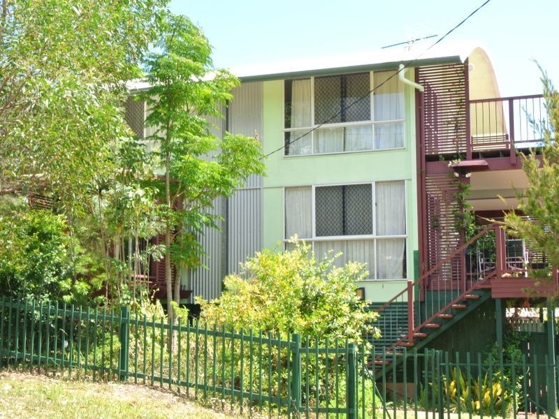 27 Oomool Street, Macleay Island QLD 4184