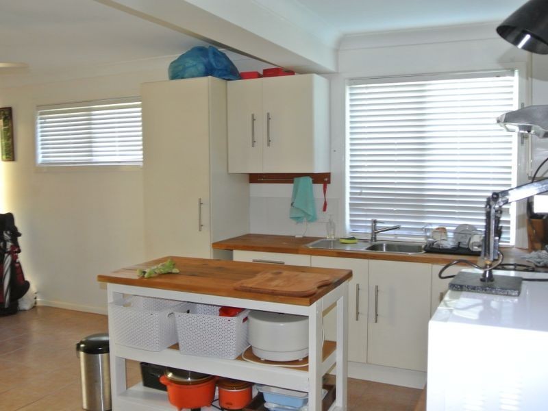 27 Oomool Street, Macleay Island QLD 4184