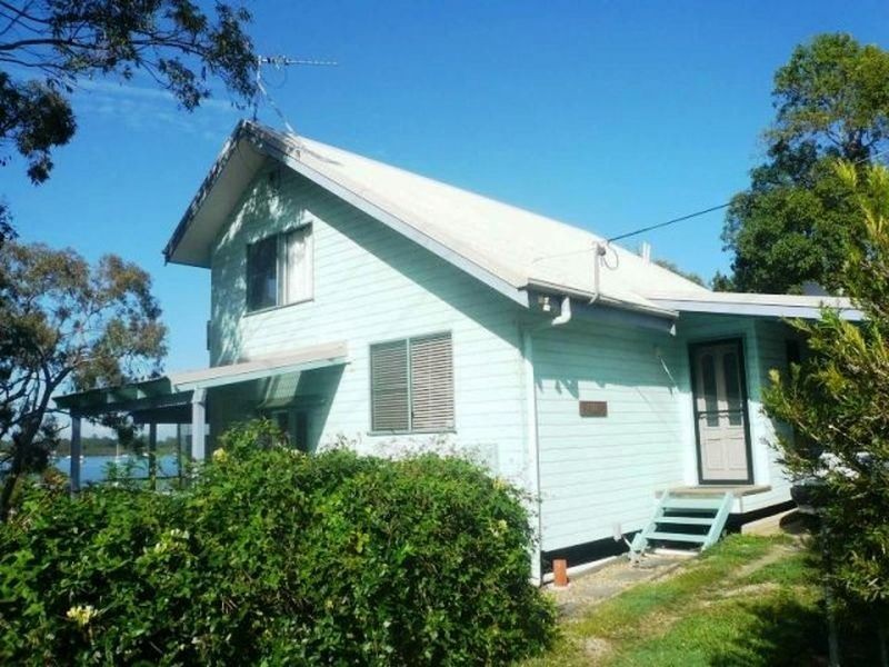30 Deviot Street, Macleay Island QLD 4184