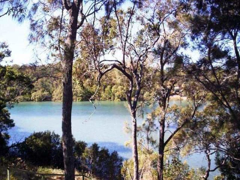 30 Deviot Street, Macleay Island QLD 4184
