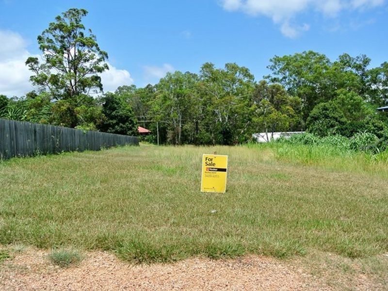 12 Eastbourne Terrace, Macleay Island QLD 4184