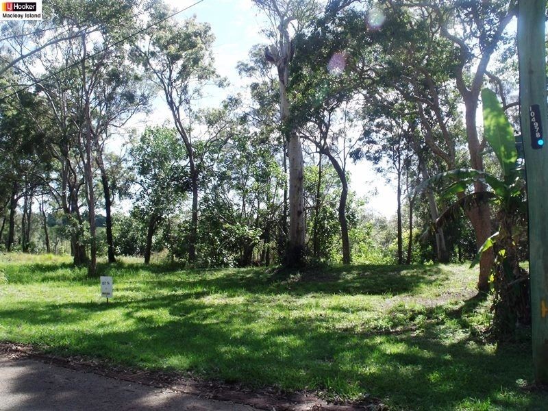 41 Blue Bay Crescent, Macleay Island QLD 4184