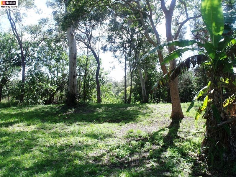 41 Blue Bay Crescent, Macleay Island QLD 4184