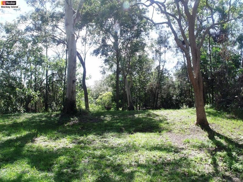 41 Blue Bay Crescent, Macleay Island QLD 4184