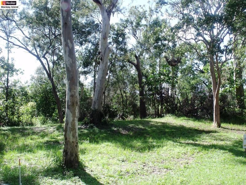 41 Blue Bay Crescent, Macleay Island QLD 4184