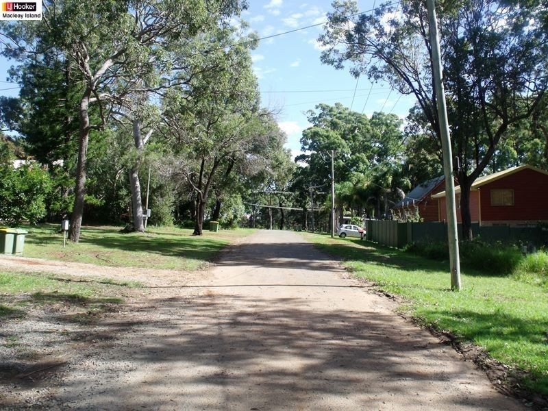 41 Blue Bay Crescent, Macleay Island QLD 4184