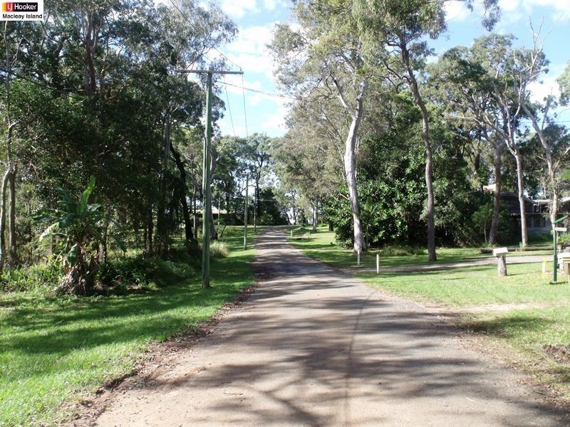 41 Blue Bay Crescent, Macleay Island QLD 4184