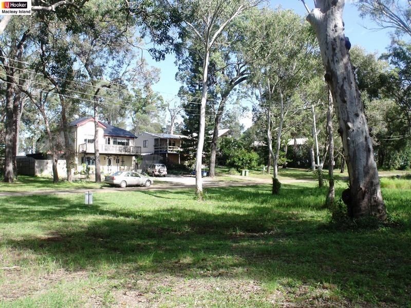41 Blue Bay Crescent, Macleay Island QLD 4184