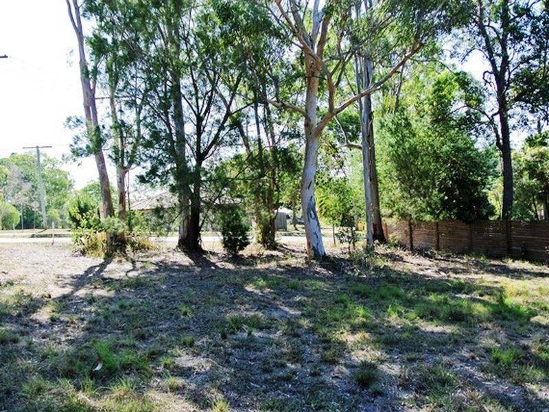 66 High Central Road, Macleay Island QLD 4184