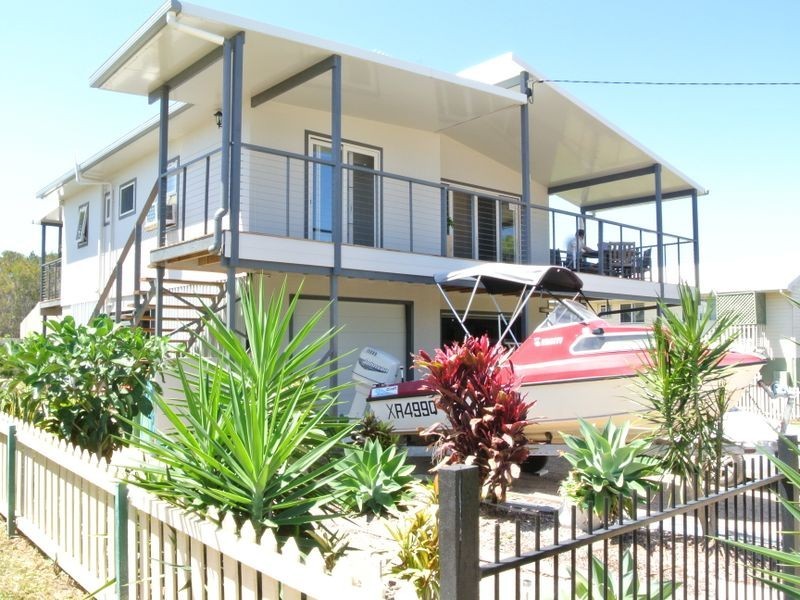2 Percival Street, Macleay Island QLD 4184