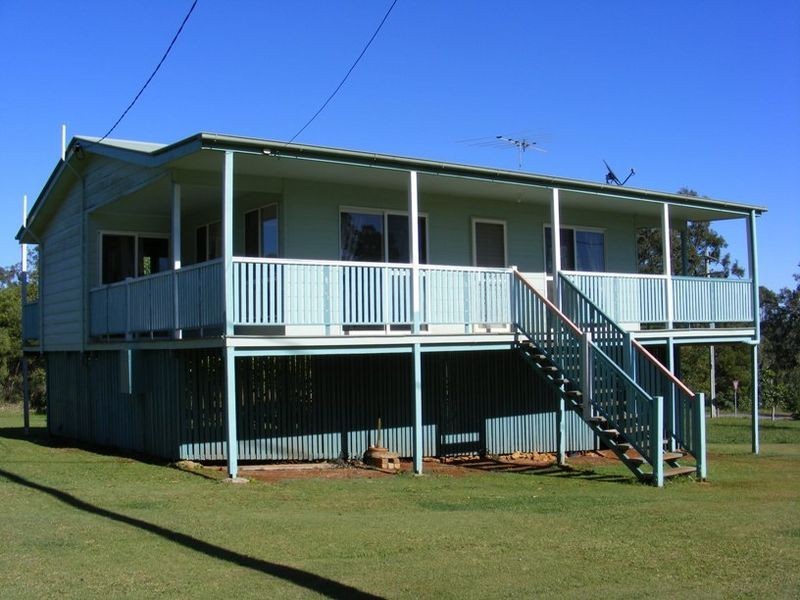 23 Blue Water Cr, Macleay Island QLD 4184