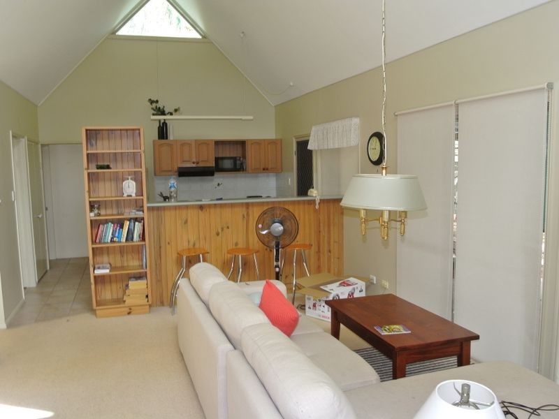 11 Alkira Street, Macleay Island QLD 4184