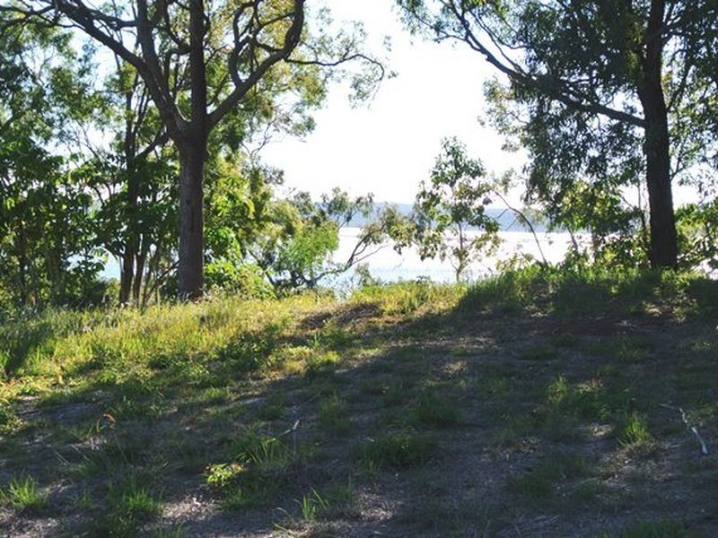 38 Blue Waters Crescent, Macleay Island QLD 4184