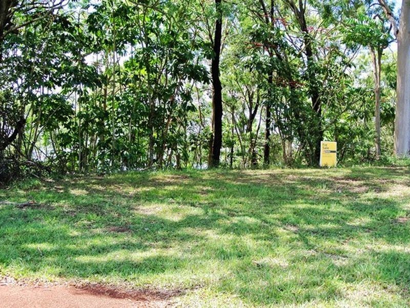 38 Blue Waters Crescent, Macleay Island QLD 4184