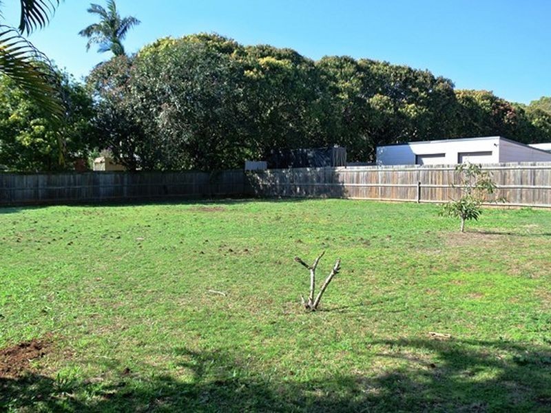 12 Citron Street, Macleay Island QLD 4184