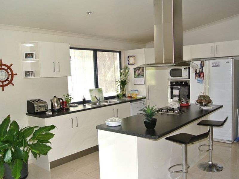 11 Jane Street, Macleay Island QLD 4184