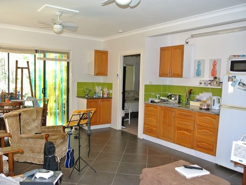 11 Jane Street, Macleay Island QLD 4184