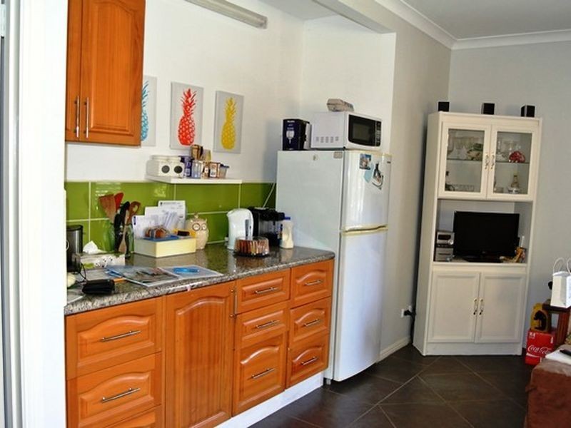 11 Jane Street, Macleay Island QLD 4184