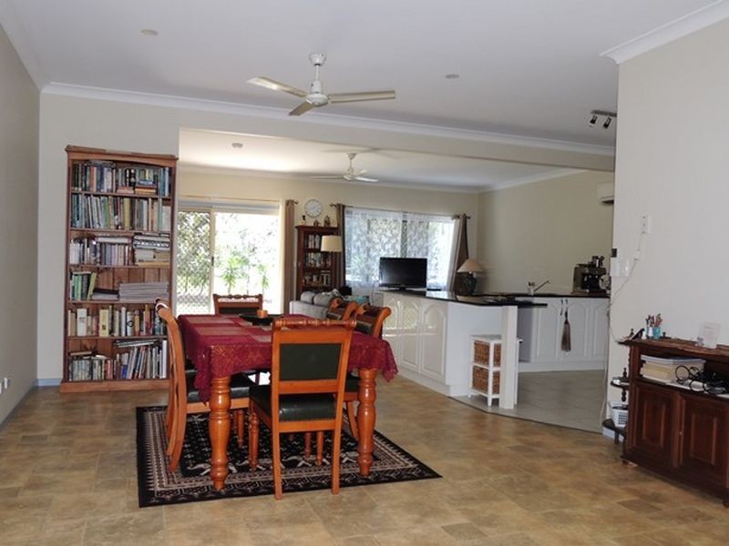9 Citron Street, Macleay Island QLD 4184