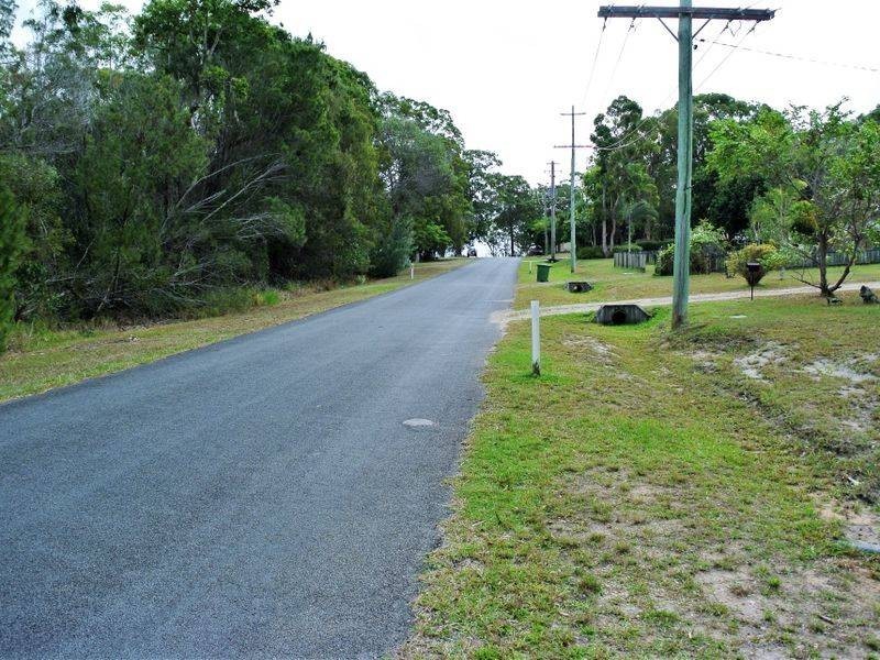 9 Benowa Street, Macleay Island QLD 4184