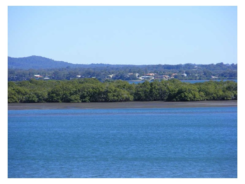 13 Coast Road, Macleay Island QLD 4184